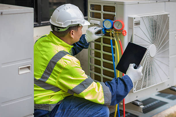Professional Hvac technician working in Woodbridge, VA